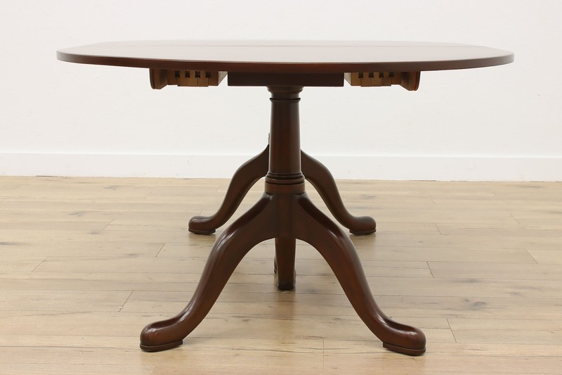 Georgian Vintage Mahogany Dining Table, 4 Leaves Kittinger #38389 gallery