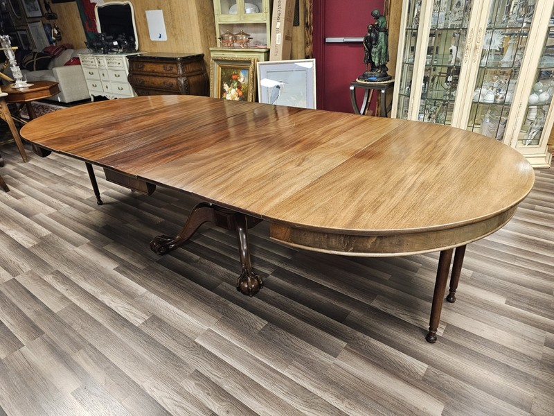 Quervelle? 18th-Early 19th Century Philadelphia? Banquet Dining Conference Table gallery