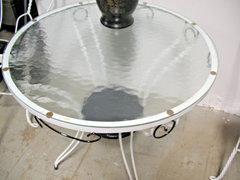VINTAGE SUNROOM PATIO IRON GLASS TOP TABLE AND ANTIQUE CHAIRS HAND PAINTED gallery