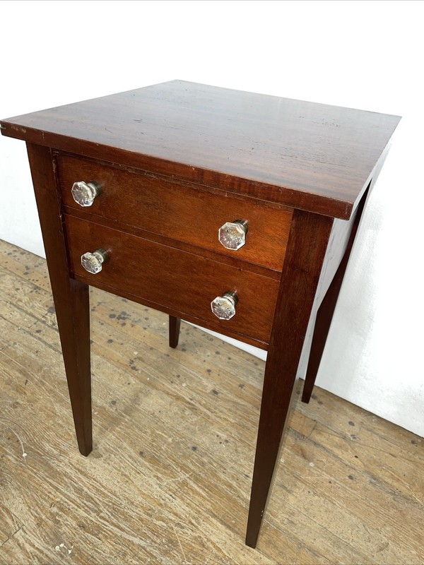 Vintage Mahogany 2 Drawer Table Nightstand lamp stand Glass knobs gallery