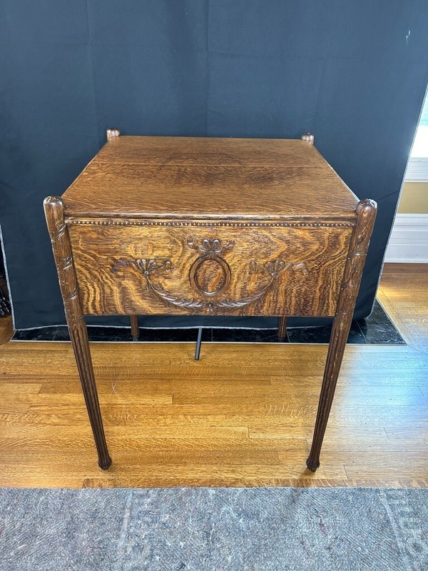 Quartersawn Carved Oak Victrola/Parlor Table Stand Horner? gallery