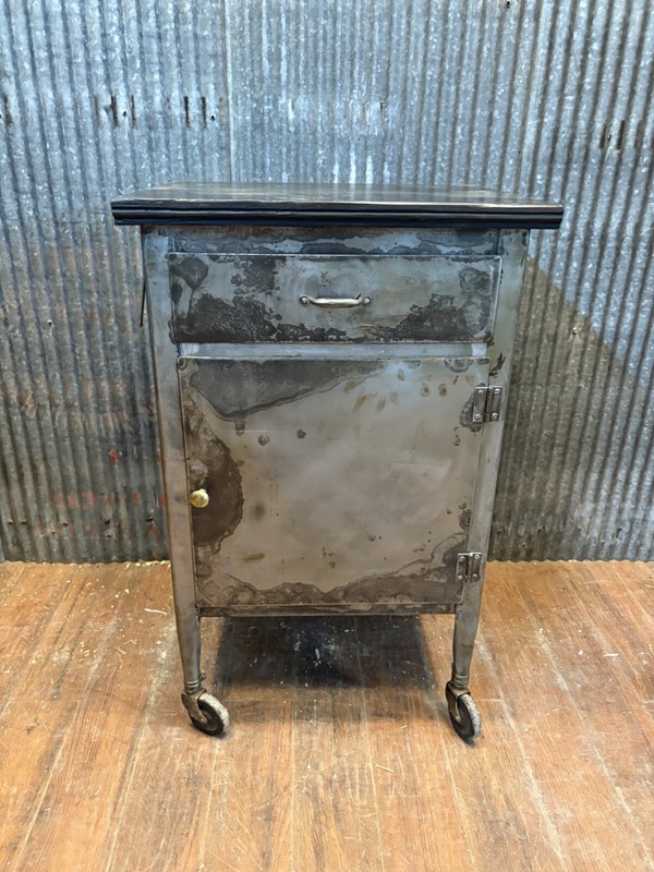 1930s Refurbished Side Table w/ Stained Ebony Wood Top GS6032