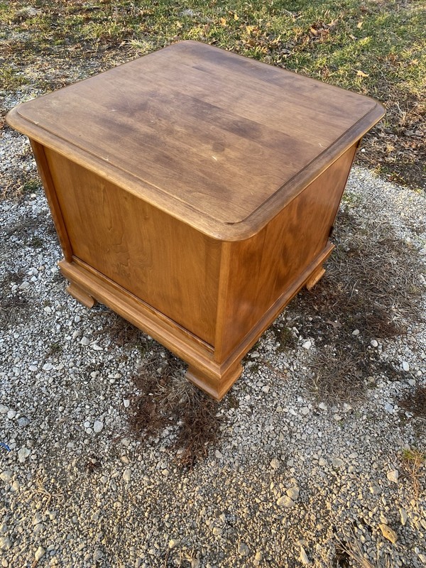 Ethan Allen Heirloom Maple Nutmeg Record Cabinet Holder End Table gallery