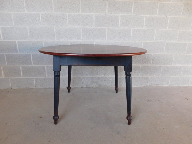 Great Windsor Chair Co Round Shaker Farmhouse Style Dining Table 46"W gallery