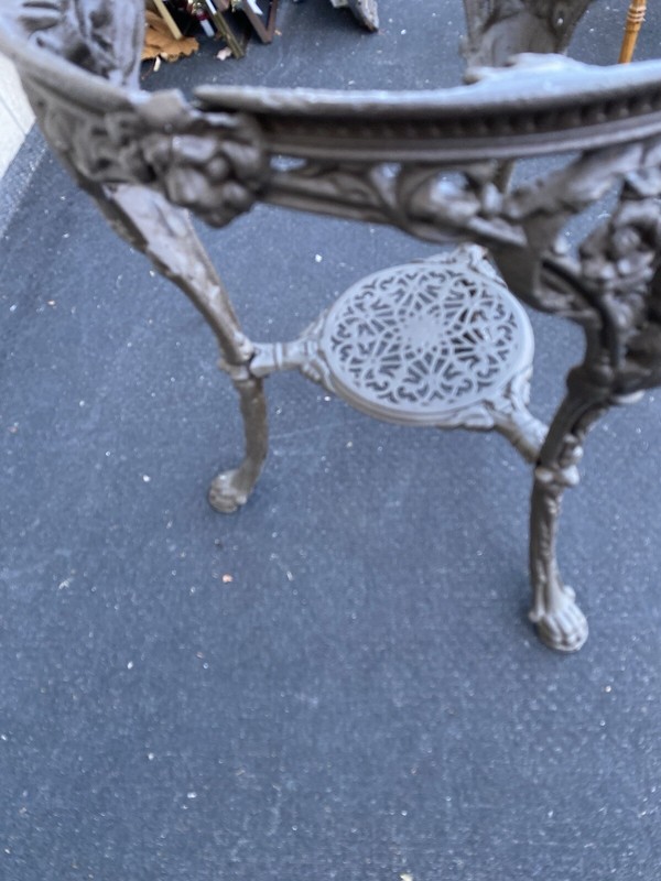 66135 Quality Cast Iron Figural Table with Glass Top gallery