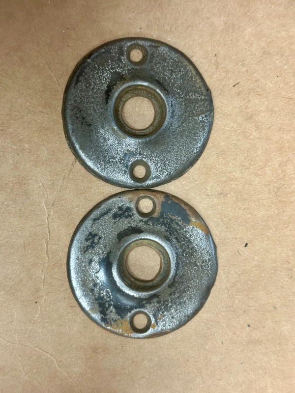 SOLID PLAIN PAIR OF ROUND DOOR ROSETTES, ANTIQUE, VINTAGE, ART DECO VICTORIAN gallery