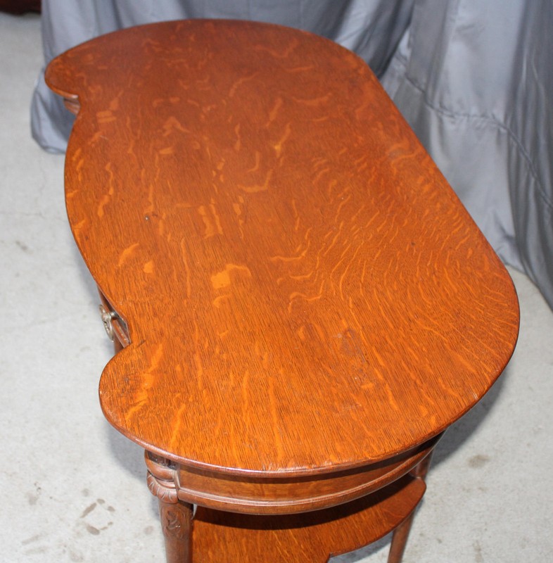 Antique Quarter Sawn Oak Parlor Table – Kidney Shaped Style gallery