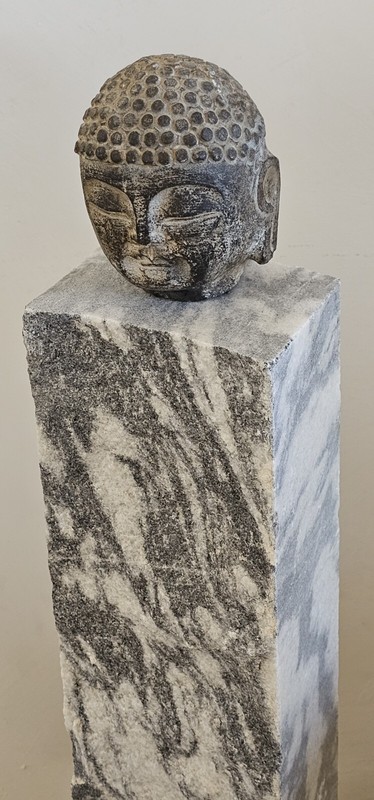 Black Marble Pedestal