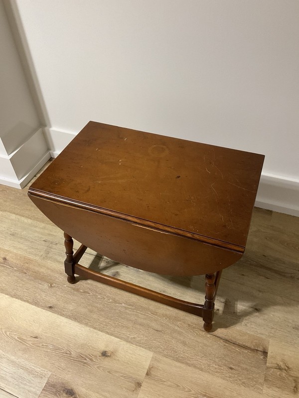 Vintage Cherry Finish Drop-Leaf Gateleg Table – Space Saving Accent/Dining Table gallery