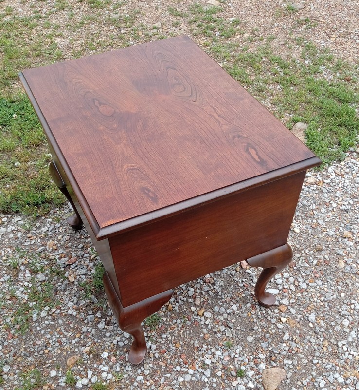 Lane Cherry End Table / Side Table (LA-63) gallery