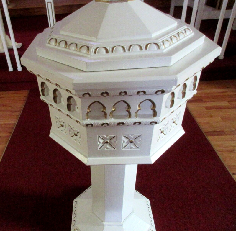 MID-CENTURY DECORATED WOODEN CHURCH BAPTISMAL COVERED STAND