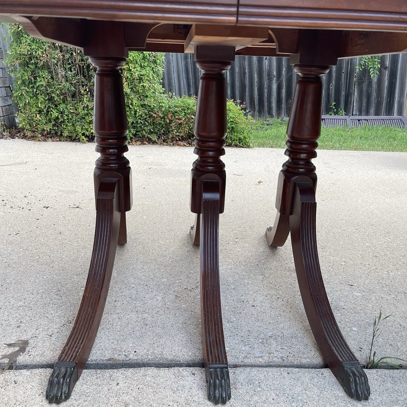 Vintage Duncan Phyfe Triple Pedestal Mahogany Drop-Leaf Dining Table & 4 Leaves gallery