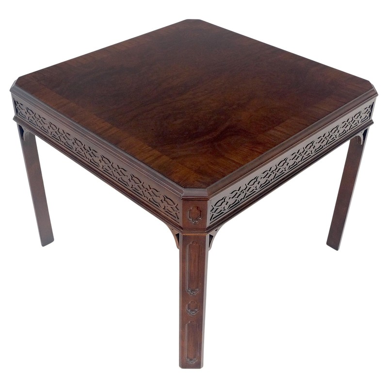 Chinese Chippendale Style Banded Mahogany 28×28″ Square Side End Table MINT