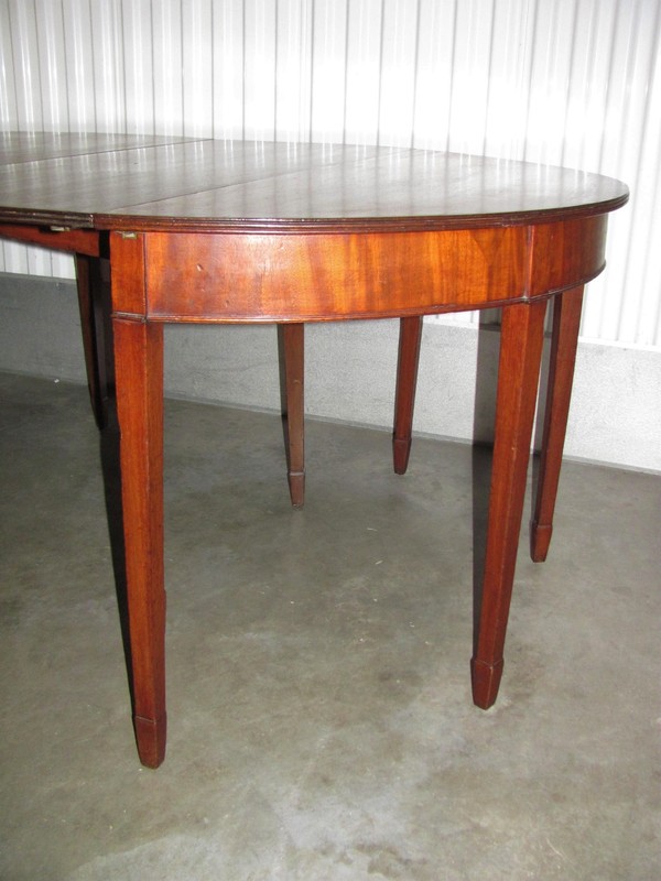 Antique American Federal Hepplewhite Mahogany Extending Dining Table Circa 1790 gallery