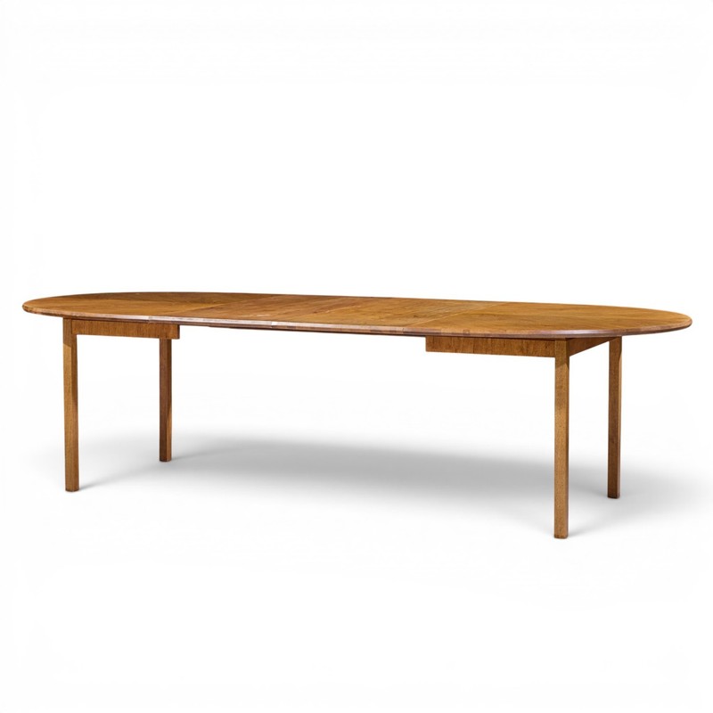 Jack Cartwright for Founders Style Oak Expanding Dining Table with 2 Leaves gallery