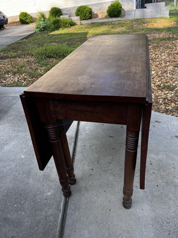Antique Colonial Drop Leaf Table. Non Branded. Beautiful. Turned Wood Legs