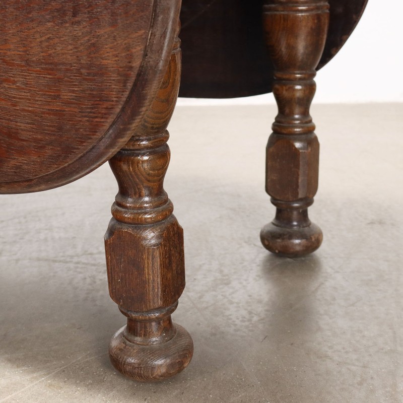 Antique Extendable Table Oak United Kingdom XX Century Original gallery