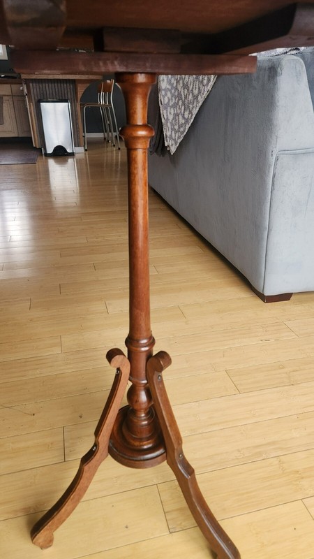 Antique Pedestal Table from the 1900's gallery