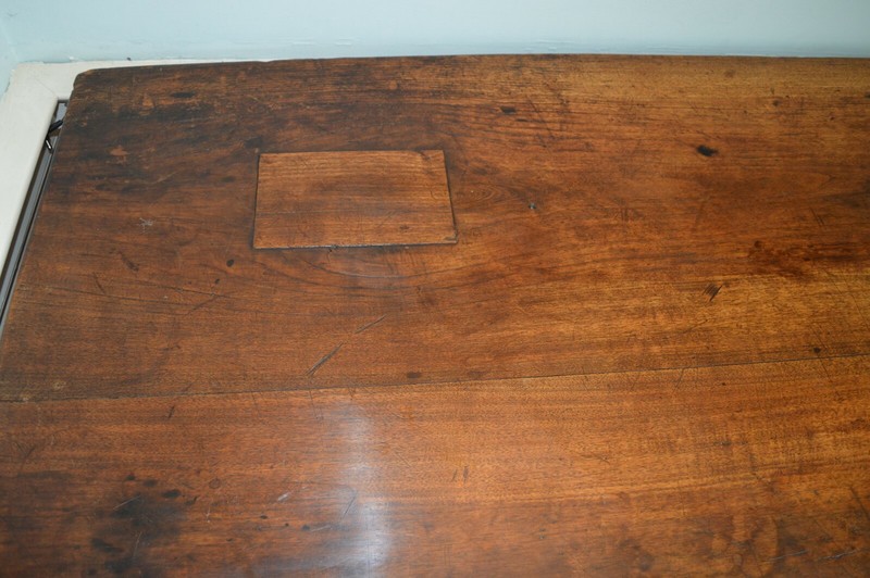 Pennsylvania Walnut Tavern Table C.1770-90 gallery