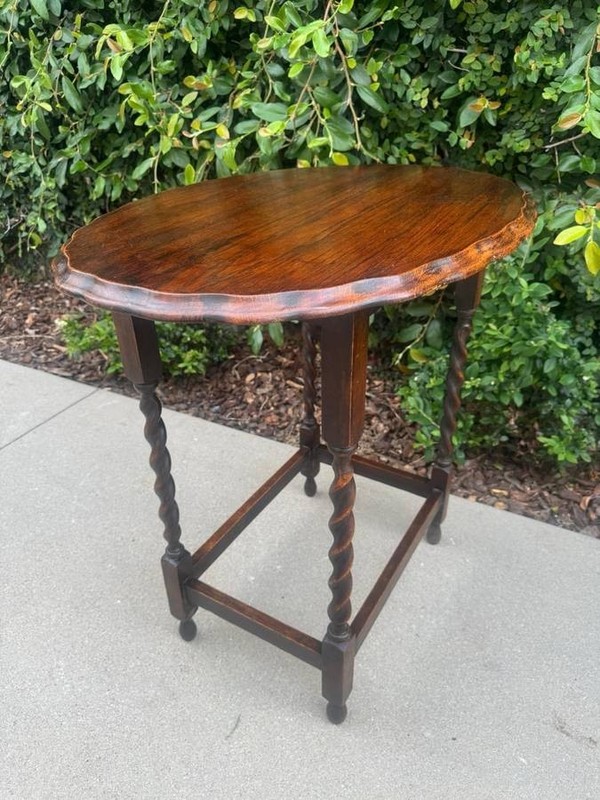 Jacobean Oak Barley Twist End/ Side Accent Table gallery