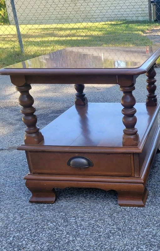 1 Vtg Ethan Allen Heirloom Nutmeg Maple Colonial Early American End Table READ