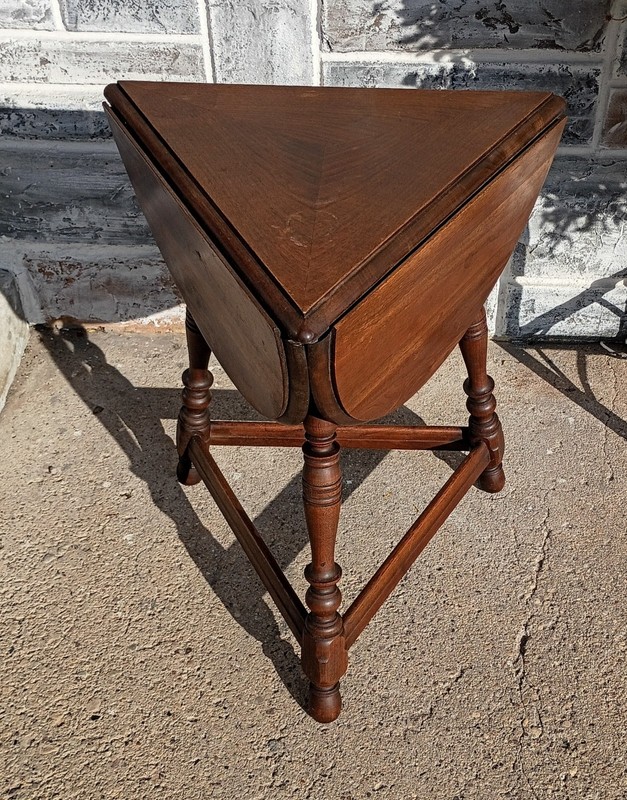 Vintage Mid Century Solid Wood Drop Leaf Clover Side End Coffee Table gallery