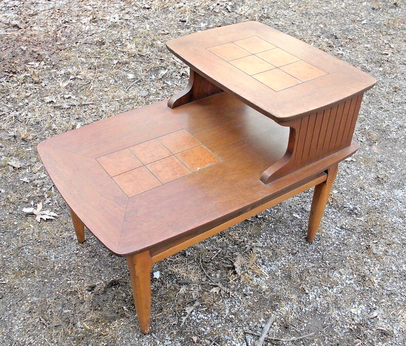 VINTAGE MID CENTURY TWO-TIERED END TABLE