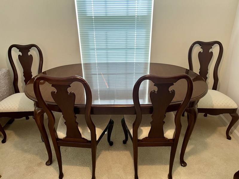 Thomasville Cherry Collectors Dining Table & Sideboard/Lowboy