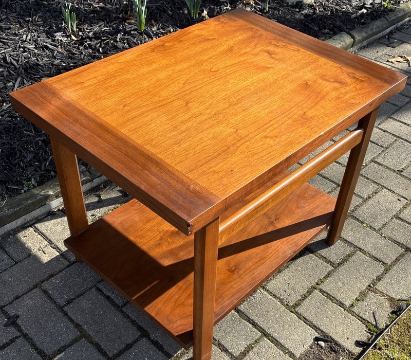Mid-Century Eames Era End Side Table Style No. 122 3-05 Original Lane Walnut