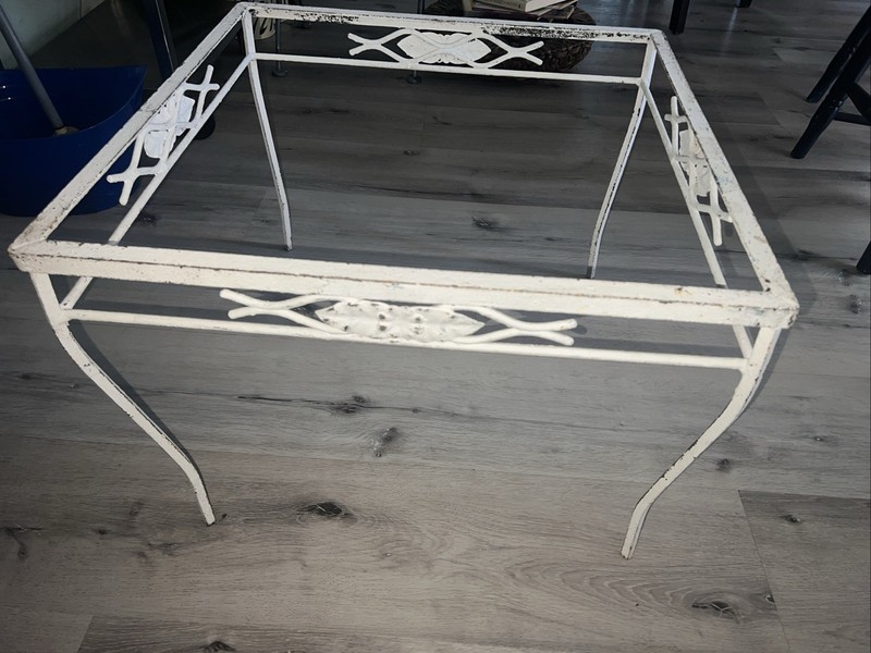 Vintage wrought iron Frame W Curved Legs Shabby Chic Patio Table ( Local ) !!!
