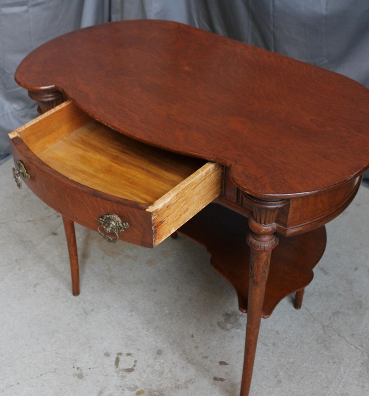 Antique Quarter Sawn Oak Parlor Table – Kidney Shaped Style gallery