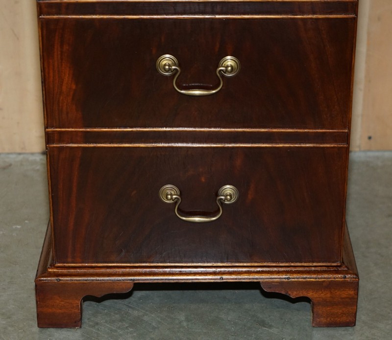 VINTAGE MID CENTURY MODERN FLAMED MAHOGANY RECORD PLAYER MEDIA CABINET gallery