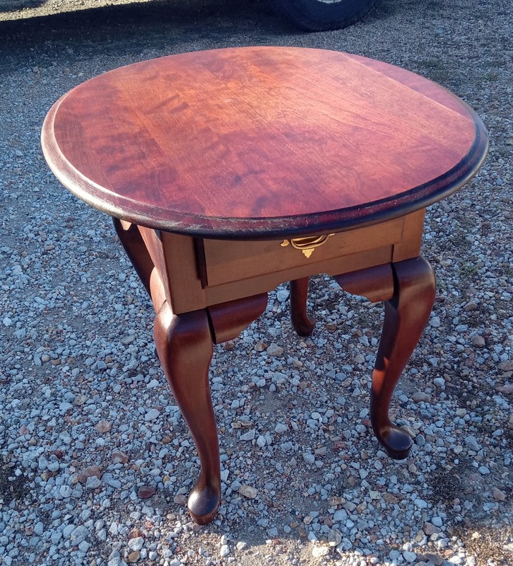 Cherry Oval End Table / Side Table (ET683)
