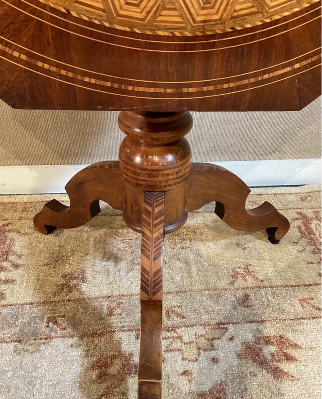 19th Century Inlaid Tilt-Top Octagonal Tea Table gallery