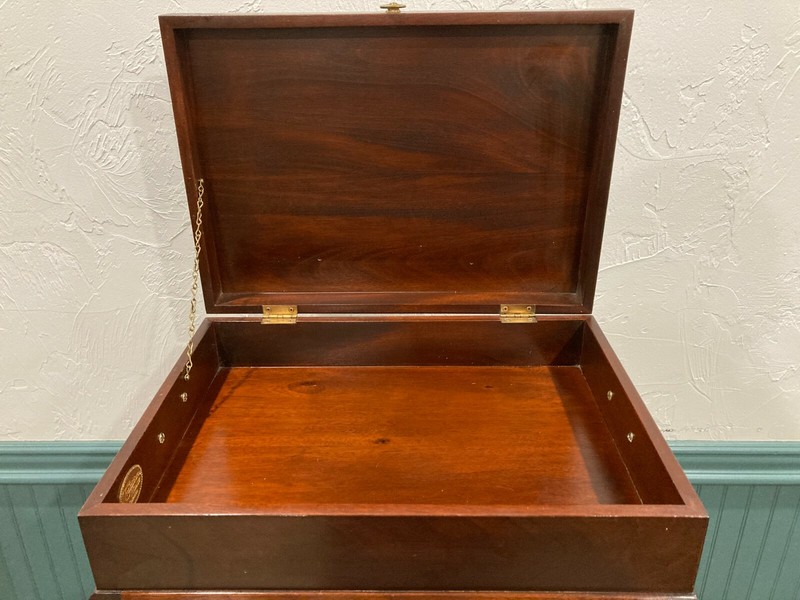 Antique Madison Square Hepplewhite Mahogany w/ Inlay Side Table gallery