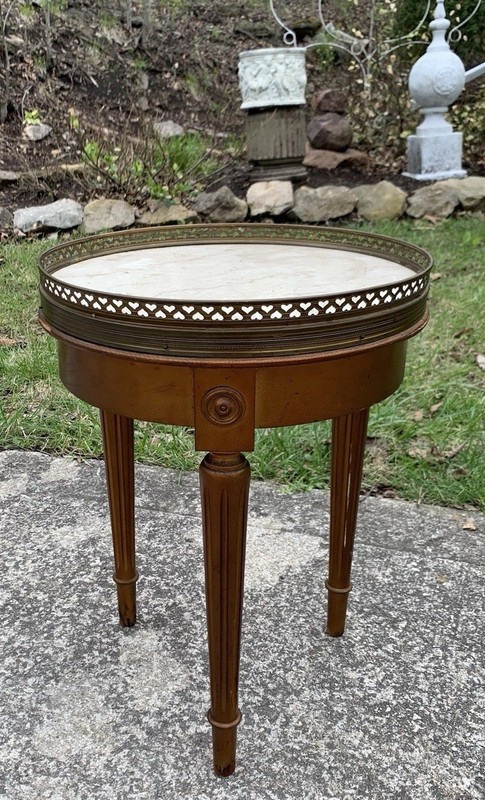 Vtg French Louis XVI Style Wood/ Marble Top Side Table Brass Gallery Hearts Rail