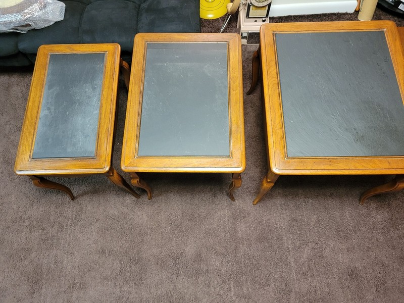 Vintage Hekman Nesting End Tables. Beautiful Condition! gallery