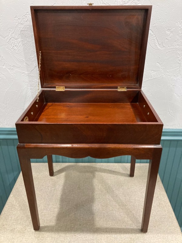 Antique Madison Square Hepplewhite Mahogany w/ Inlay Side Table