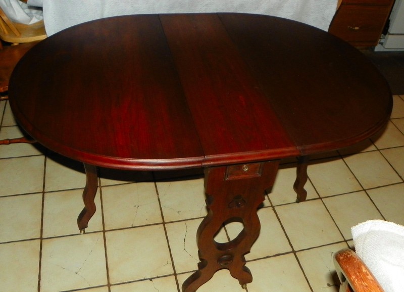 Solid Walnut Dropleaf Game Table / Parlor Table (PRT85)