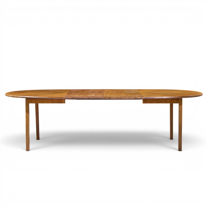 Jack Cartwright for Founders Style Oak Expanding Dining Table with 2 Leaves gallery