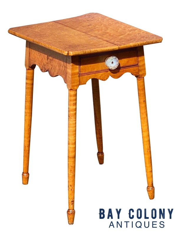 ANTIQUE BIRDS EYE MAPLE & TIGER MAPLE HEPPLEWHITE WORK TABLE / NIGHTSTAND