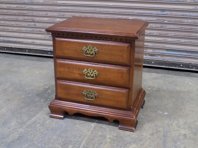 Vintage Night Stand End Table w/ Three Drawers Sumter Cabinet Co. 26”Hx24”Lx17”D gallery