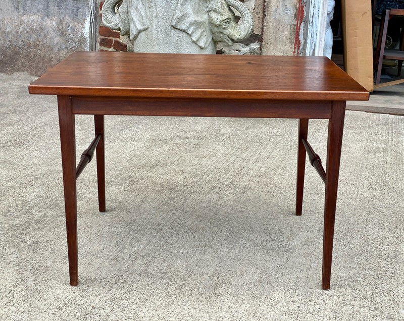 Mid-Century Modern Walnut Rectangle Occasional Side Table gallery