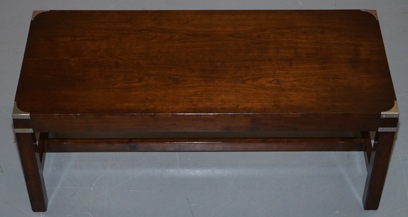 LUXURY RRP £2400 KENNEDY HARRODS LONDON MILITARY CAMPAIGN COFFEE COCKTAIL TABLE gallery