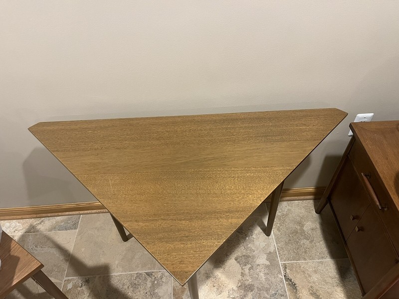 Mid Century Dunbar Edward Wormley triangular end/side Table.