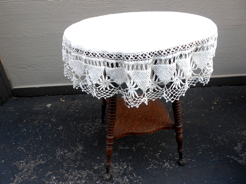 VINTAGE ANTIQUE 24 in WOOD TABLE CLAW FEET WITH GLASS BALLS – 28 in TALL -UNIQUE