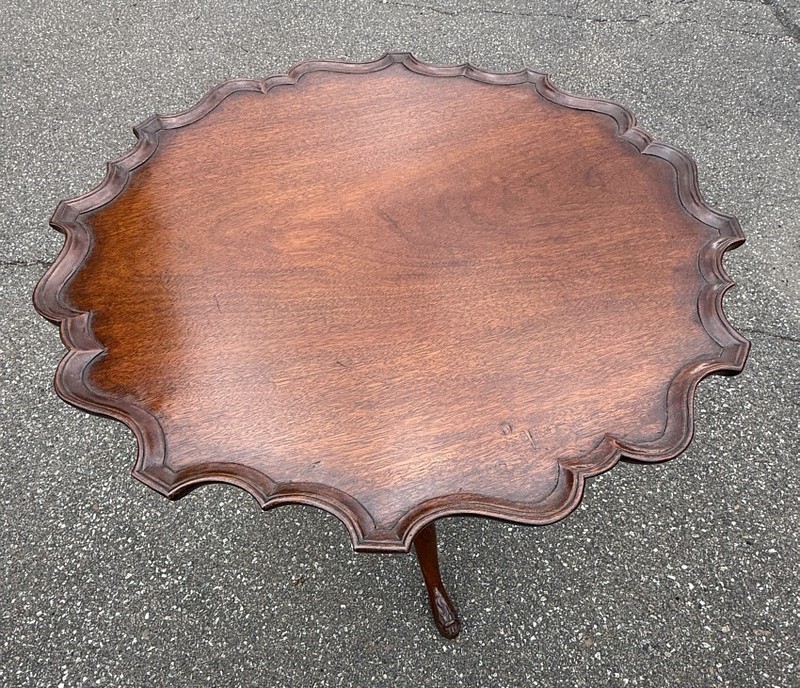 George III birdcage tilt-top tea table in solid mahogany. English, c1760-1780 gallery