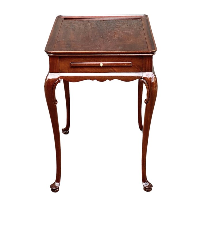 EXCEPTIONAL QUEEN ANNE STYLE MAHOGANY TRAY TOP TEA TABLE BY COUNCILL CRAFTSMEN gallery