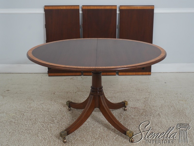 L73121: Georgian Style Oval Mahogany Inlaid Dining Table gallery