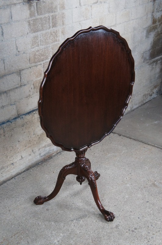 Antique George III Chippendale Style Mahogany Tilt Top Pie Crust Tea Table 29" gallery
